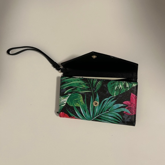 Victoria Secrete wallet - Picture 2 of 4